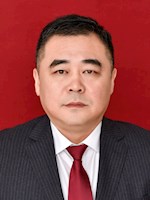 王　东