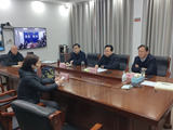 县委书记闫长安接待群众来访